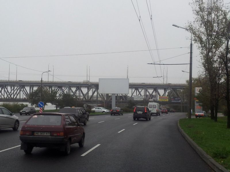 Беклайт, Днепр, Набережная Ленина - Амурский мост, разделитель в центр