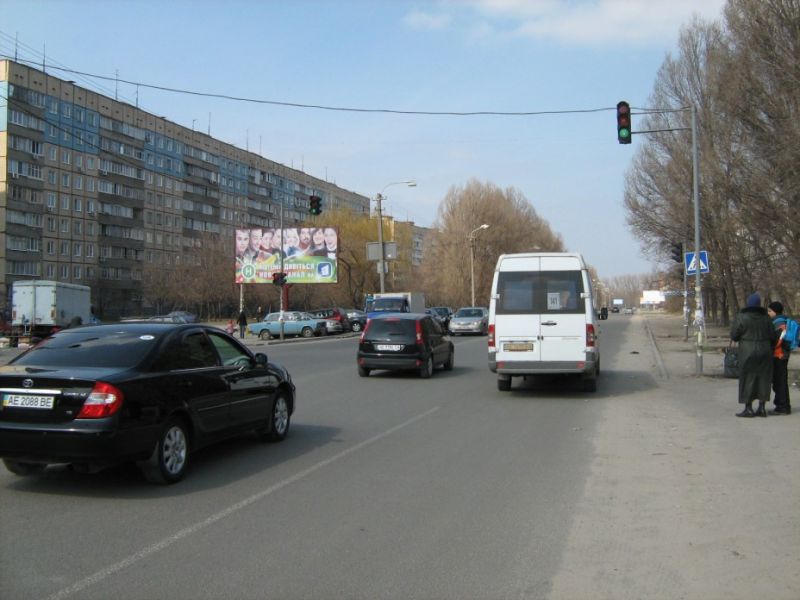 Билборд/Щит, Днепр, ул. Метростроевская, 5 магазин "АТБ". На светофоре. В центр