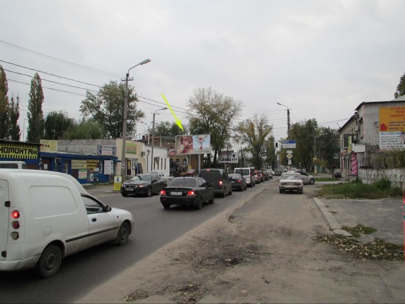 Роллер/Призматрон, Днепр, перекресток ул. Павлова и Краснозаводская. Светофор. Пробки. Квартал автосалонов "Аэлита" - "Audi", "Mitsubishi", "Hyundai", "Ford", "Suzuki", "Seat", "Kia". Движение к автосалонам и  автовокзалу с ул. Наб. Ленина, Заводская в центр. ПРИЗМАТРОН