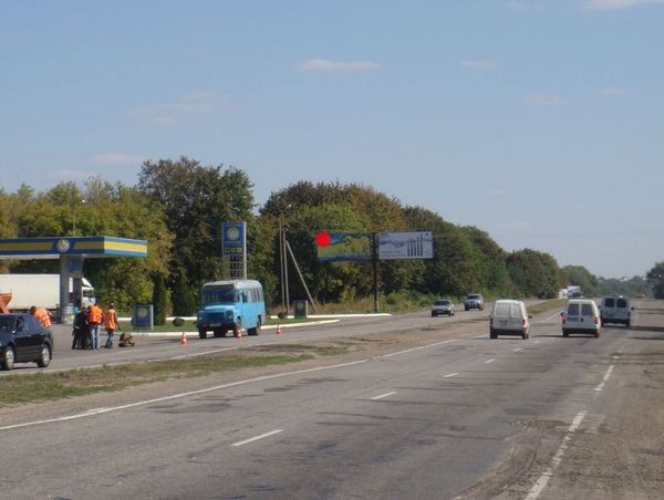 Билборд/Щит, Трассы, Трасса Киев-Харьков Довжанский №1, в Харьков левая, возле АЗС "Лилия", АЗС"ВОГ", в р-не Песочина