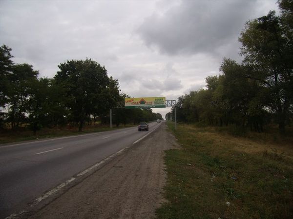 Арка/Реклама на мостах, Трассы, Трасса Харьков-Симферополь, 26км+700м, в Харьков,"Хайборд", в районе города Мерефа