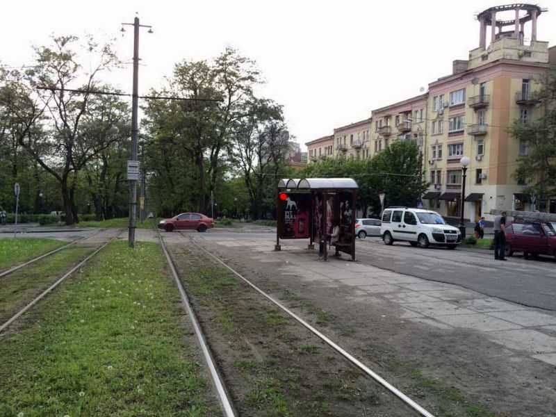 Реклама на остановках, Днепр, пр.К.Маркса 24