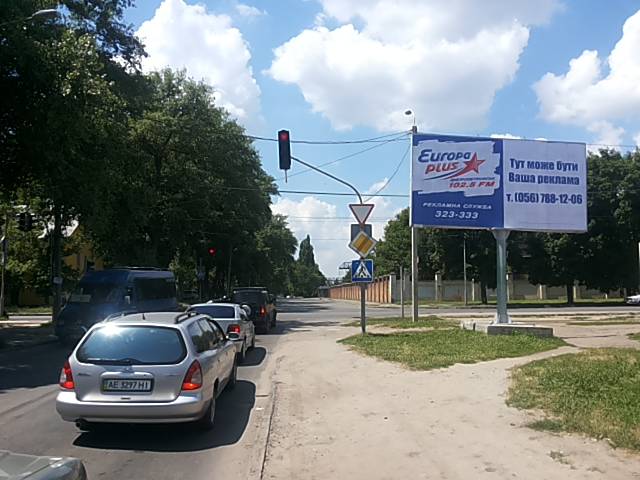 Билборд/Щит, Днепр, ул. Большевицкая - ул. Строителей (на светофорном перекрёстке, по движению в ТЦ Апполо, Метеор), А