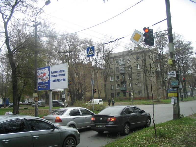 Билборд/Щит, Днепр, ул.Шмидта-Свердлова (центральный р-н - на светофорном перекрёстке по пути движения от Центрального рынка - Кирова), Б