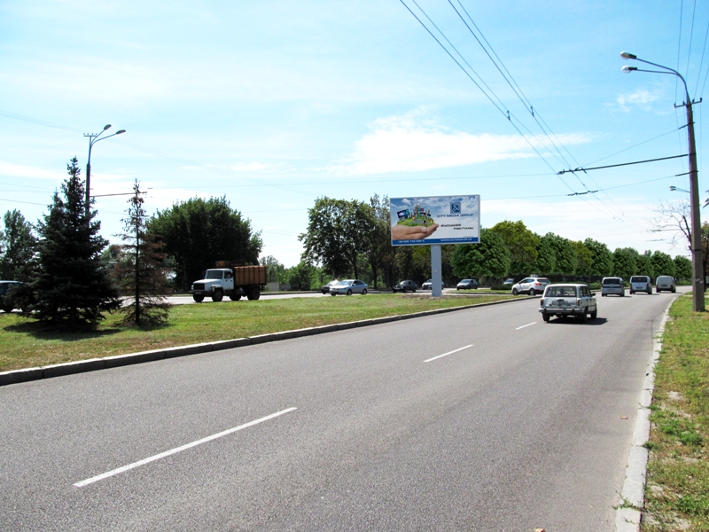 Беклайт, Днепр, Вул. Січеславська Набережна (район Інституту Фізкультури ), Автосалон "лексус " З Центру