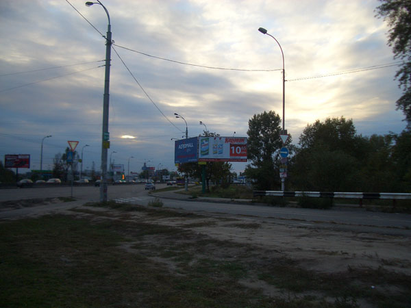 Билборд/Щит, Киев, пр-т Ватутина, выезд с Оноре де Бальзака, напр. на Петровку,напротив ТРЦ Sky Mall, АШАН