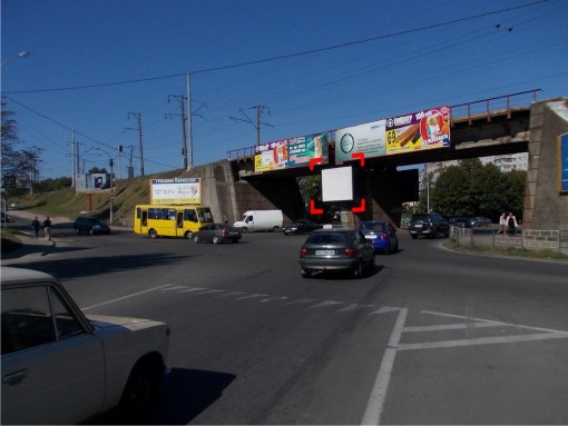 Беклайт, Львов, вул. Липинського (на залізничному мості, до пр. Чорновола), розмір 3 х 4 м