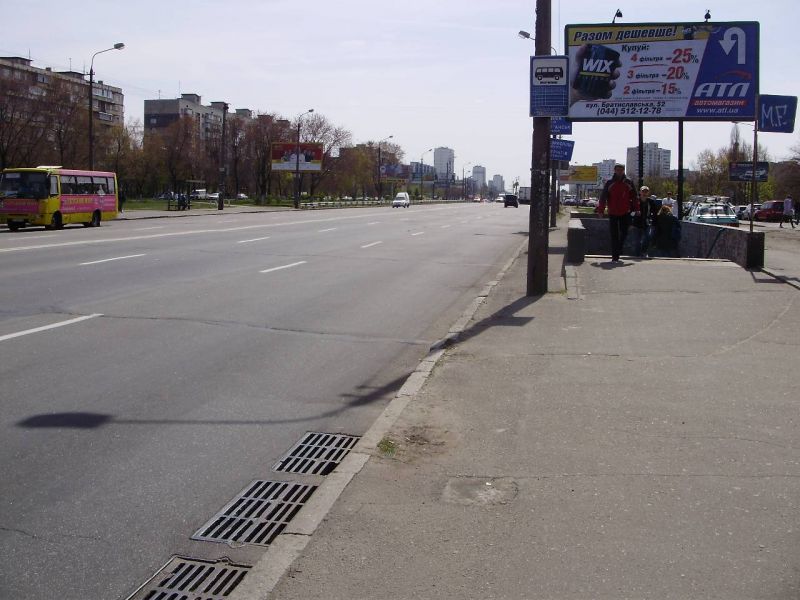 Билборд/Щит, Киев, Братиславська вул., ост. "Медучилище" (до ринку “Юність”,ст.м.Чернігівська)