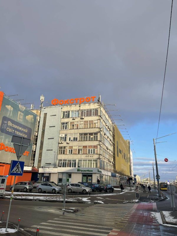 Реклама на фасадах/Брандмауэр, Киев, пр. Степана Бандери 21