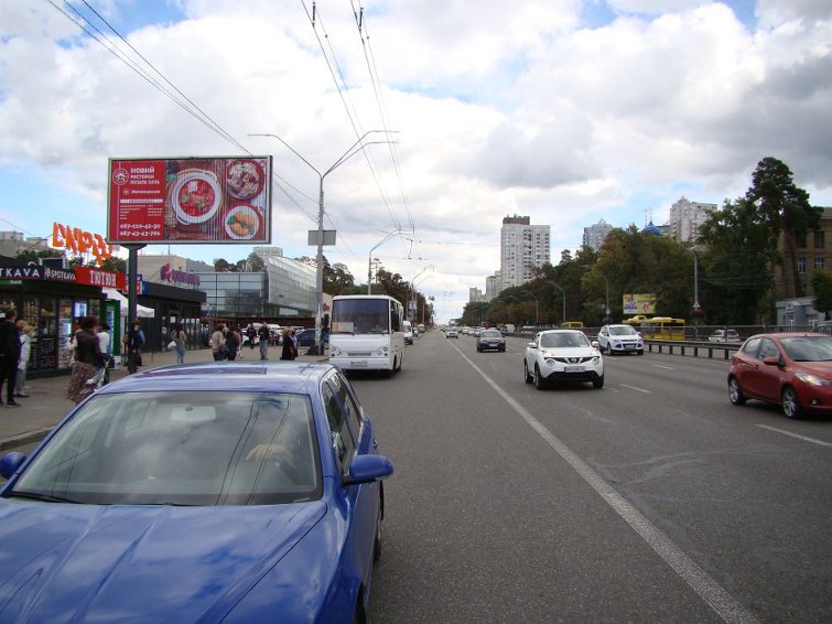 Роллер/Призматрон, Киев, КИЇВ, м. Житомирська ,пр-т Перемоги, 136.Біля виходу з метро , ст Б (напр.в м. Київ)