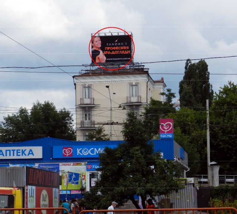 Led экран/Видеоборд, Киев, Возле станции метро Шулявская, на крыше здания, расположенном с правой стороны от съезда с Шулявского путепровода в сторону метро Дорогожичи.